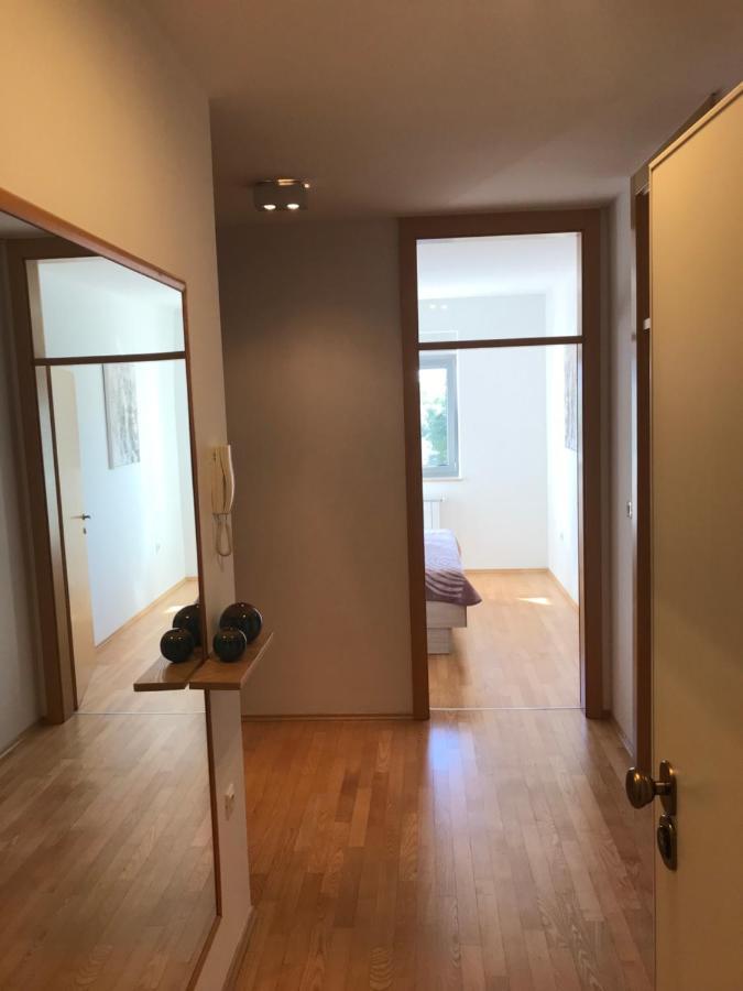 Apartment Angela With Private Garage Slot Pula Luaran gambar