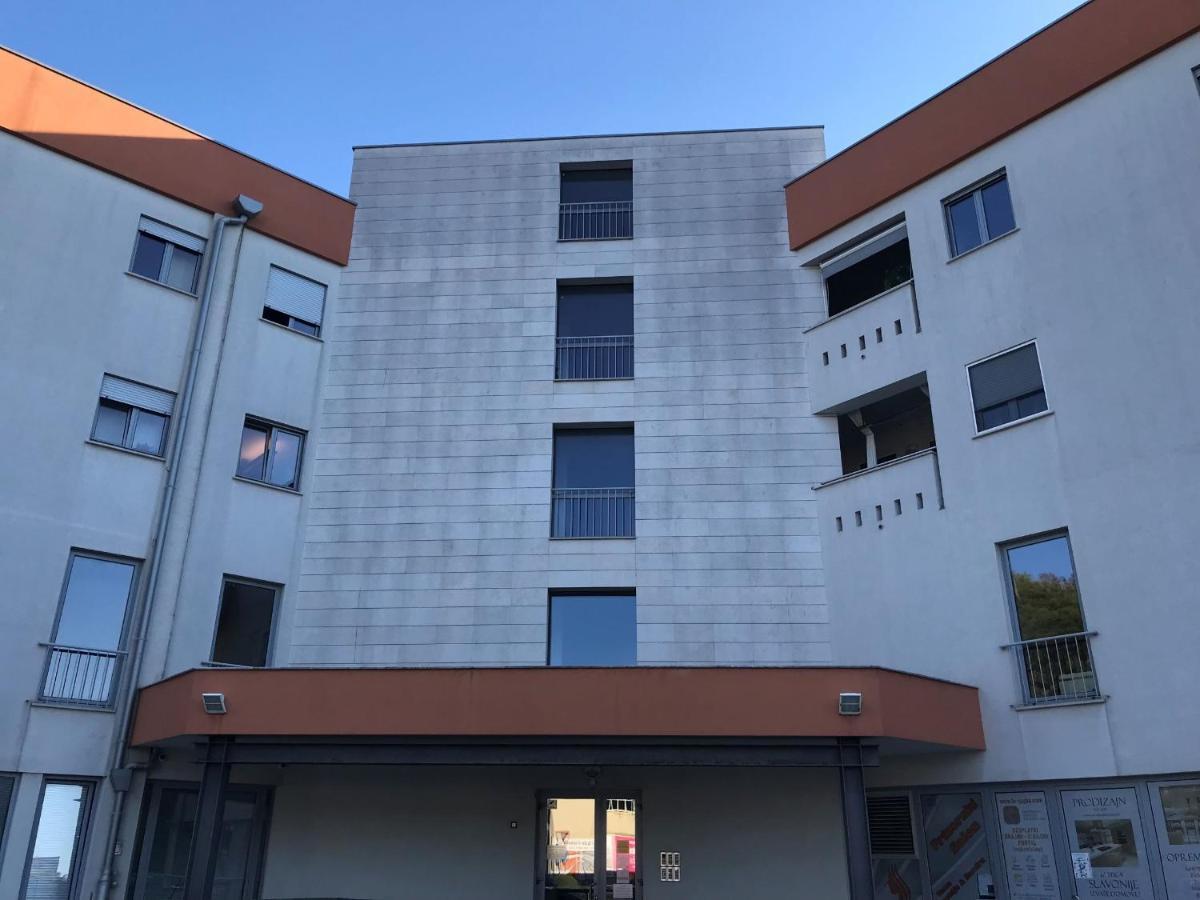 Apartment Angela With Private Garage Slot Pula Luaran gambar