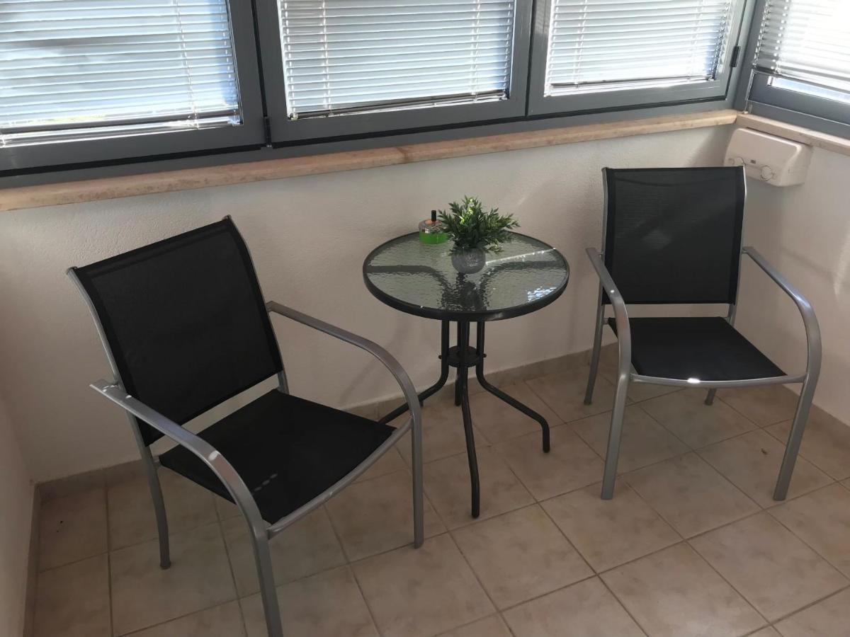 Apartment Angela With Private Garage Slot Pula Luaran gambar